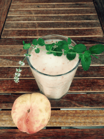Peach almond smoothie Peach almond smoothie